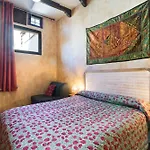 Hostal Artistic B&B